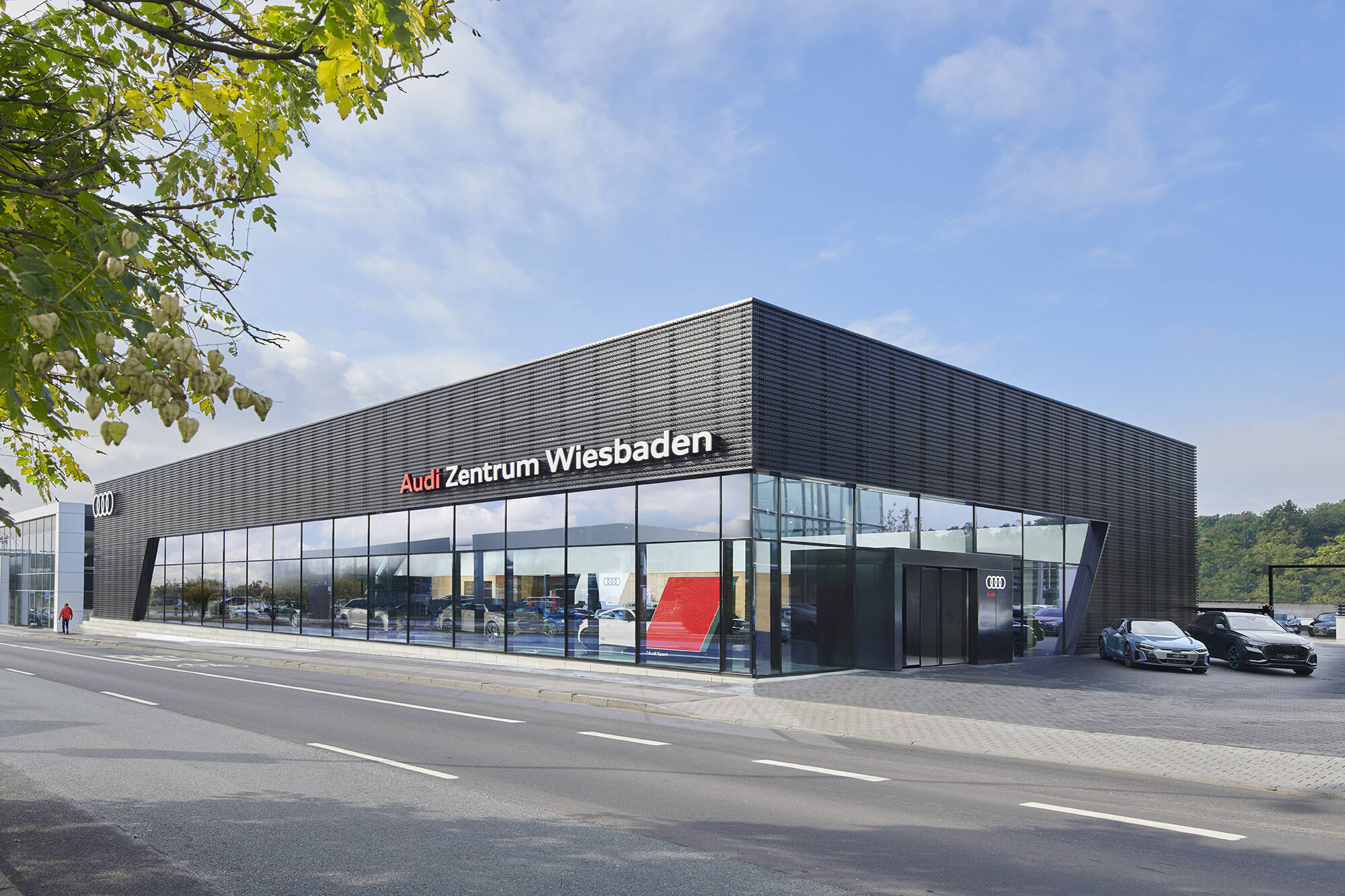 Neubau Audi Zentrum in Wiesbaden ausgestattet mit neuer Elektrotechnik von ERN