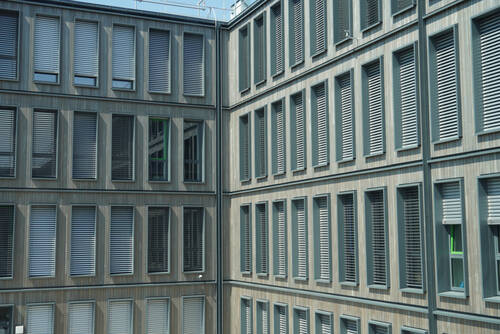 Elektroinstallation von LED-Beleuchtung im gesamten Gebäude