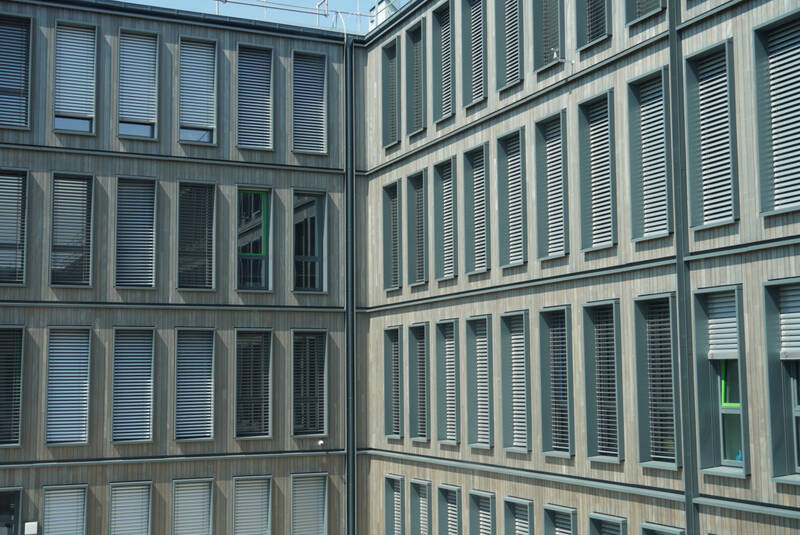 Elektroinstallation von LED-Beleuchtung im gesamten Gebäude